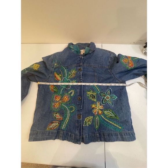 Coldwater Creek women’s embroidered Jean jacket large - Picture 3 of 6